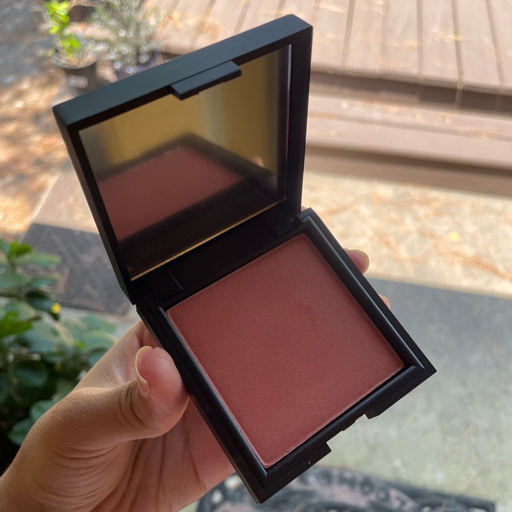 Younique pressed blush